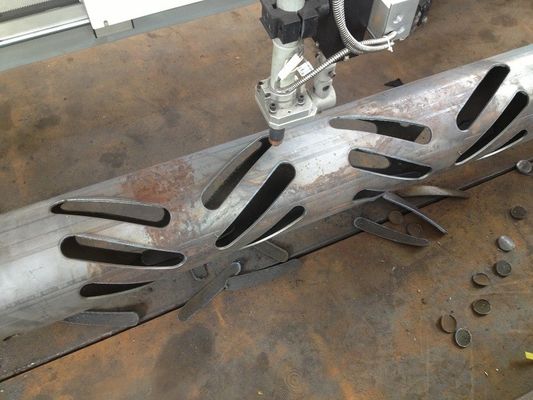 2500 มม เครื่องตัดเบา Pole เครื่องตัดเบา Pole ประตู CNC